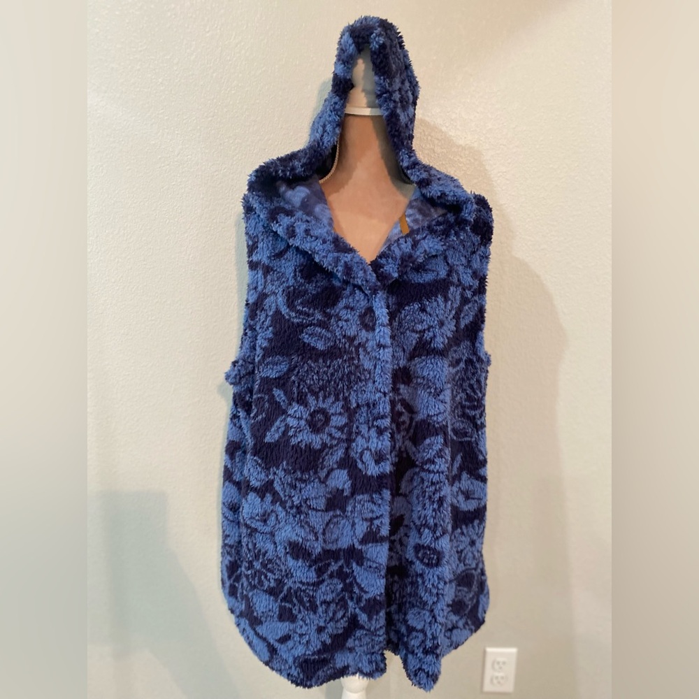 Koolaburra Blue Floral Plush Hooded Vest
